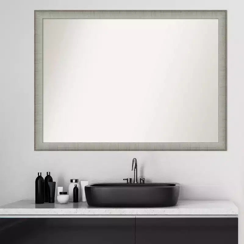 Specchio da parete con cornice sottile in peltro, singolo, 41"x30"