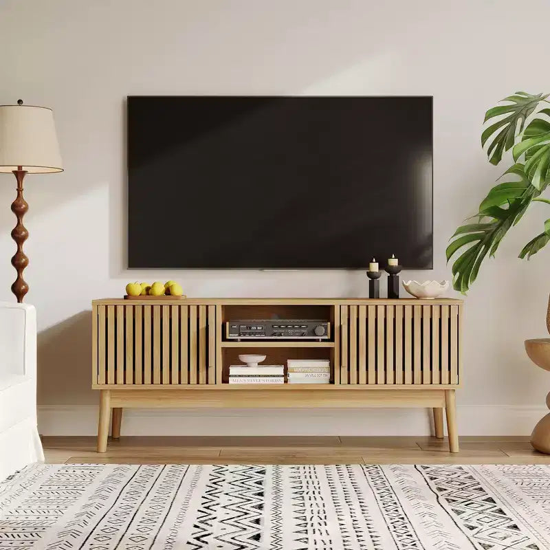 Mobile TV Boho in Legno Naturale con Armadietto e Ripiani Aperti, Adatto a TV fino a 50", Montaggio per 1 Persona