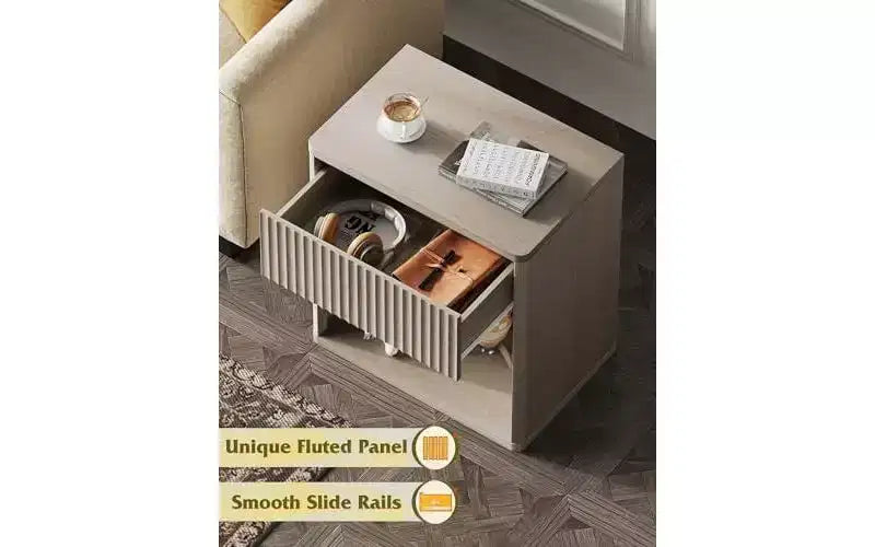 Comodino Marrone / Bianco con Scanalature, Cassetto e Ripiano Aperto, Montaggio per 1 Persona